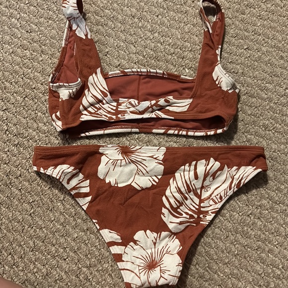 Such a cute Roxy set! - Picture 2 of 2